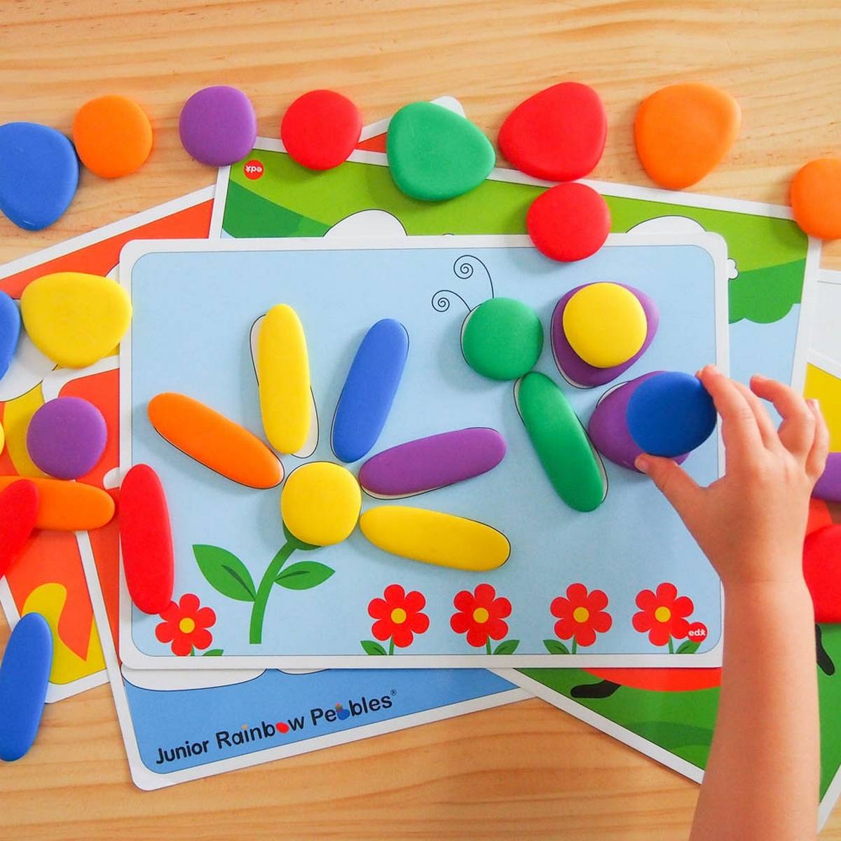 JUNIOR RAINBOW PEBBLE ACTIVITY SET