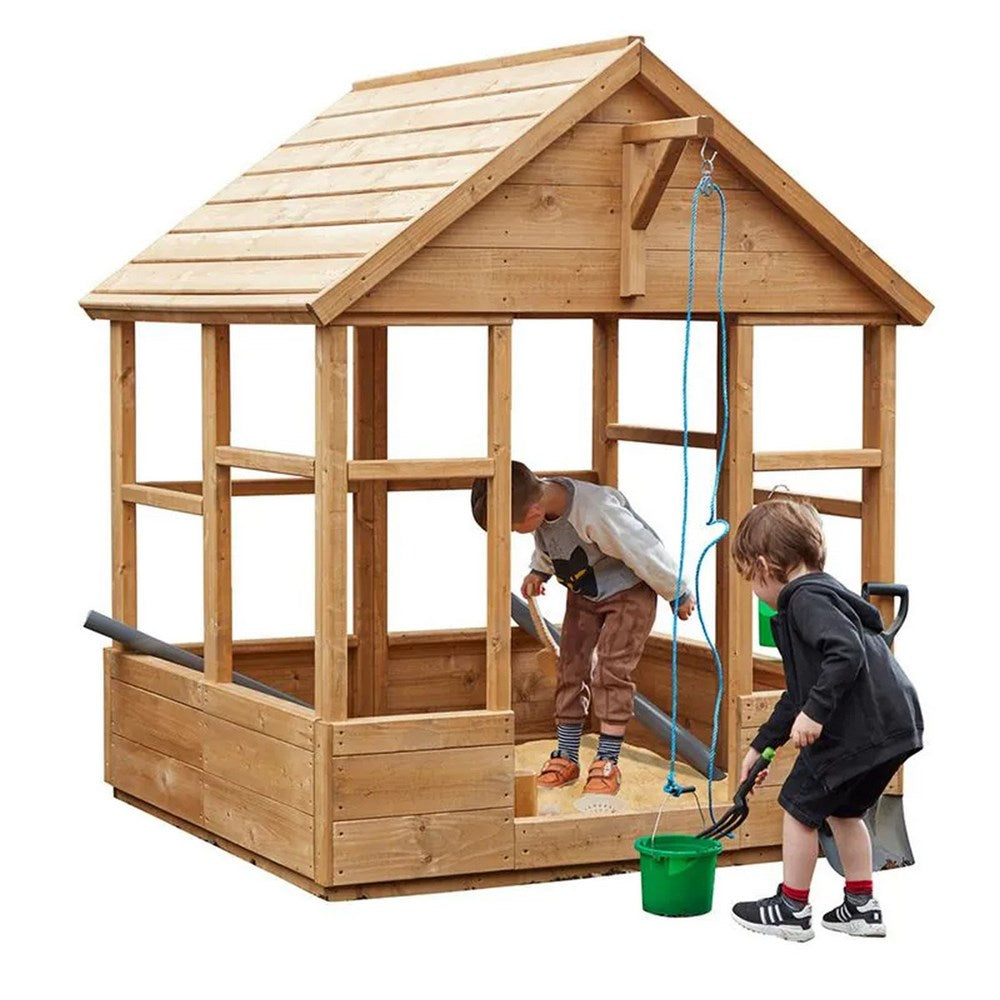 Cosy Sand Pit / Architect's House