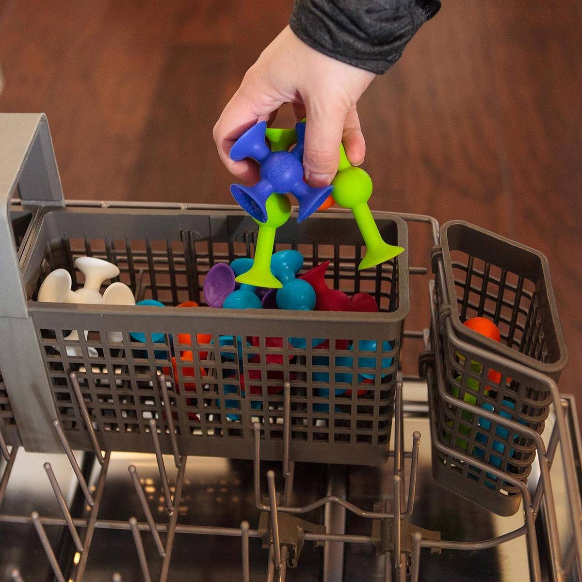 Fat Brain Squigz Starter 22 Piece Set