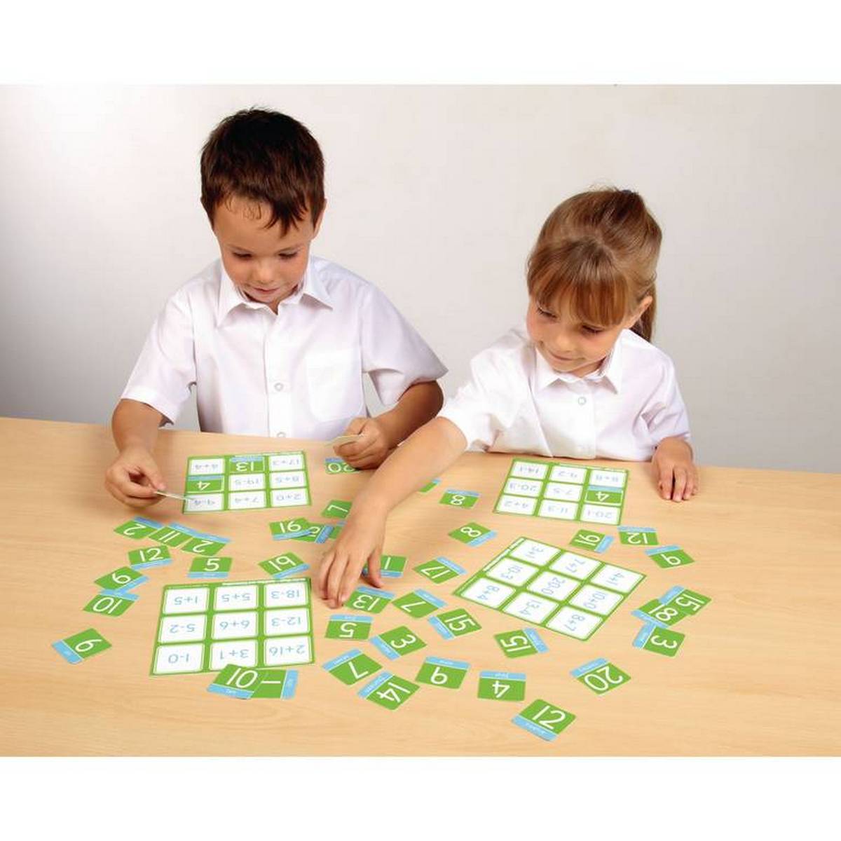 **Maths Operations Bingo Set