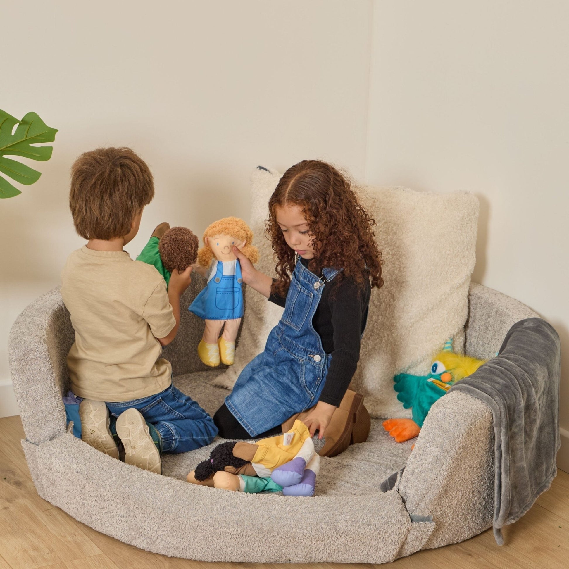 Diverse Emotion Puppets Pack Of 6 - ABC School Supplies
