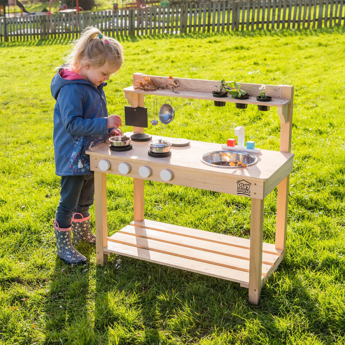 **Play House Marvellous Mud Kitchen